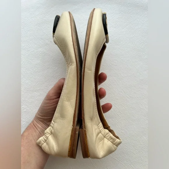 Tory Burch Enamel Logo Leather Ballet Flats RICE PAPER Gold Heel Details - Picture 6 of 10
